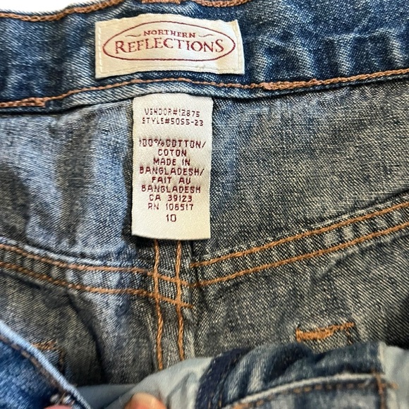 Northern Reflections 100% cotton Blue Denim capri pants women’s size 10 - Picture 2 of 11